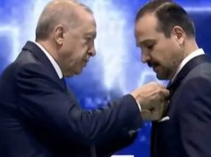 Meral Akşener’in sağ kolu Kürşad Zorlu’nun AKP rozetini Cumhurbaşkanı taktı!