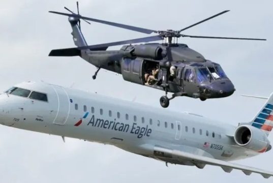 ABD’deki helikopter-uçak kazasında ölen 67 kişiden 55’in cesedine ulaşıldı!